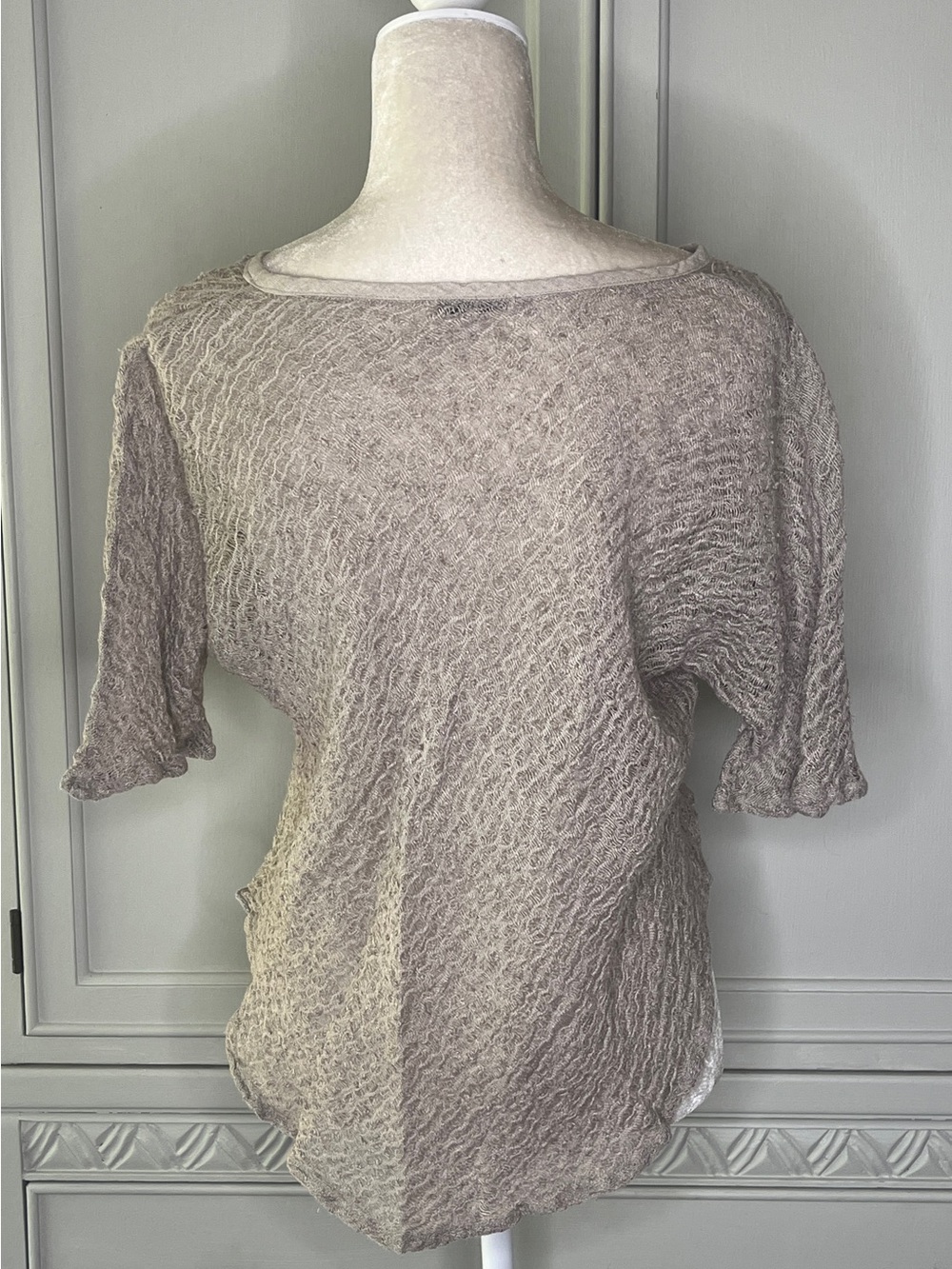 Women's Taupe Textured V-Neck Tunic Top - Picture 2 of 3